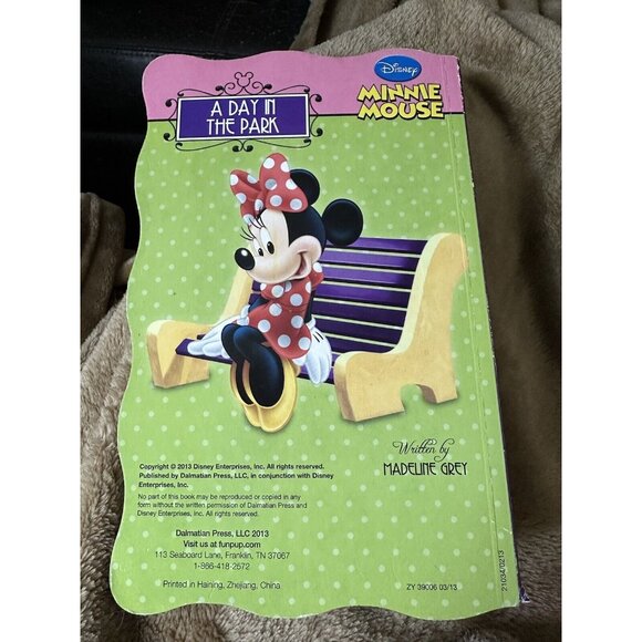 Disney Minnie Mouse Lot Of 2 Books 2013 Feeling Fabulous Day In The Park READ - Picture 8 of 9